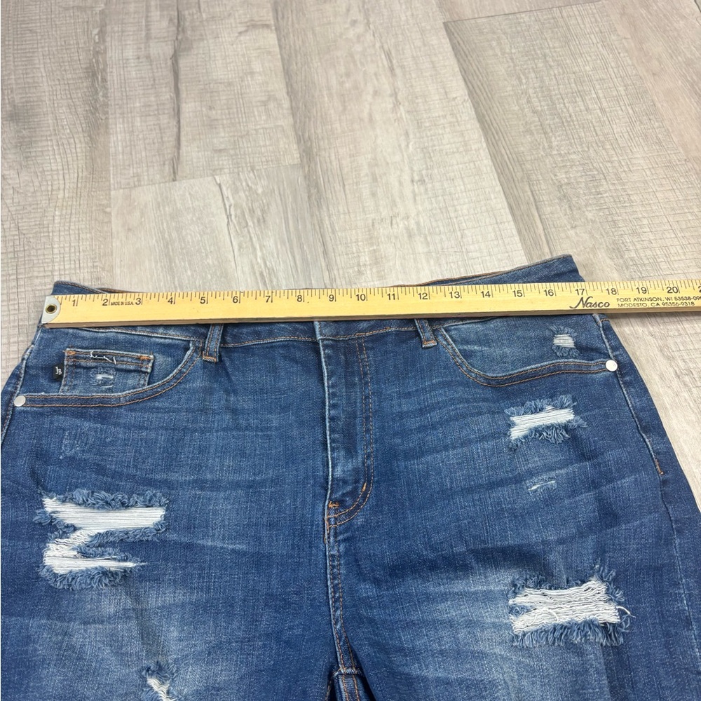 Judy Blue Denim Shorts Size 2 XL - Picture 4 of 6